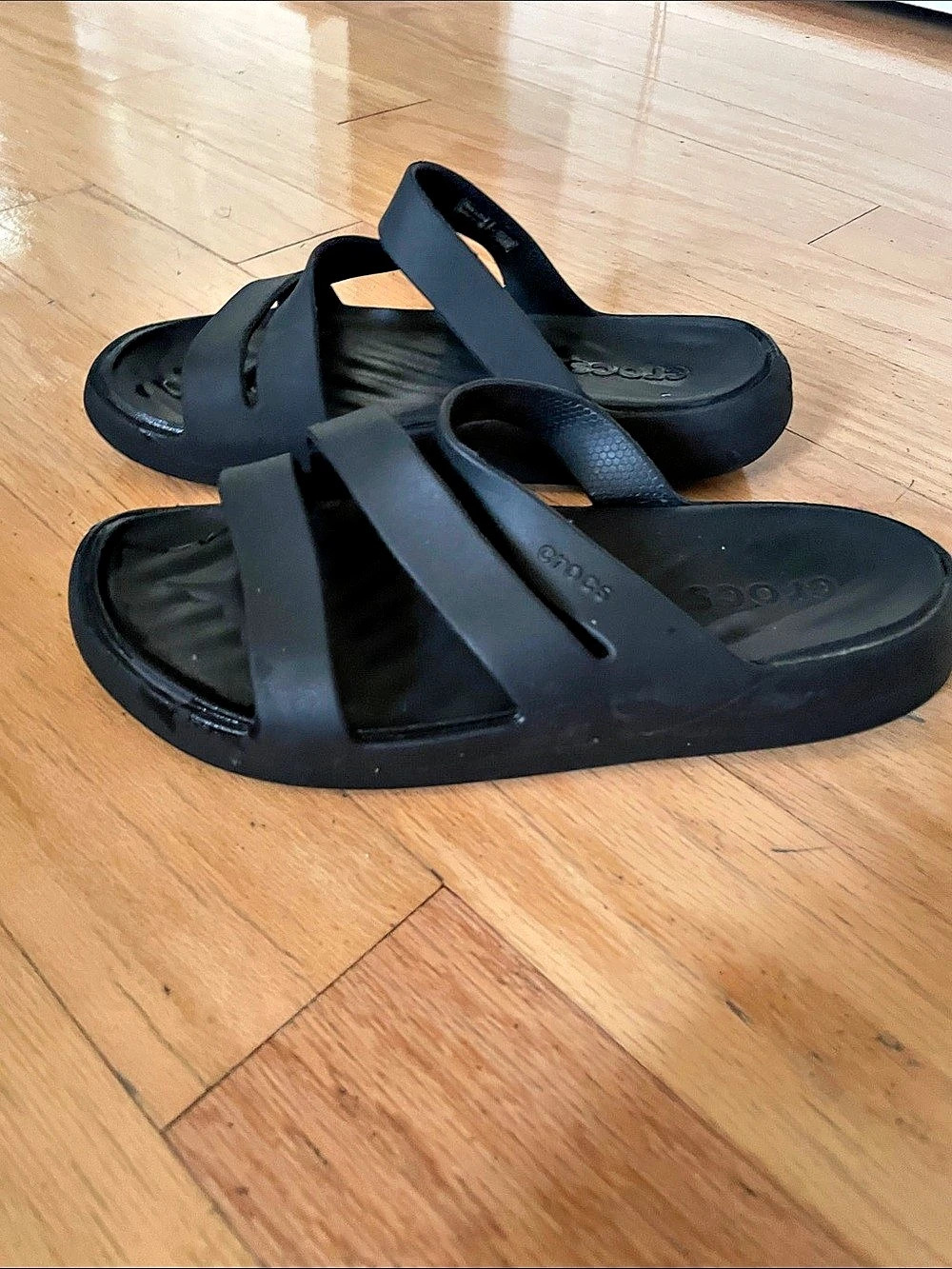 Crocs Splash or getaway Strappy Sandal Black Sandals US 6